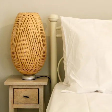 Apartment Tiny House 2 *